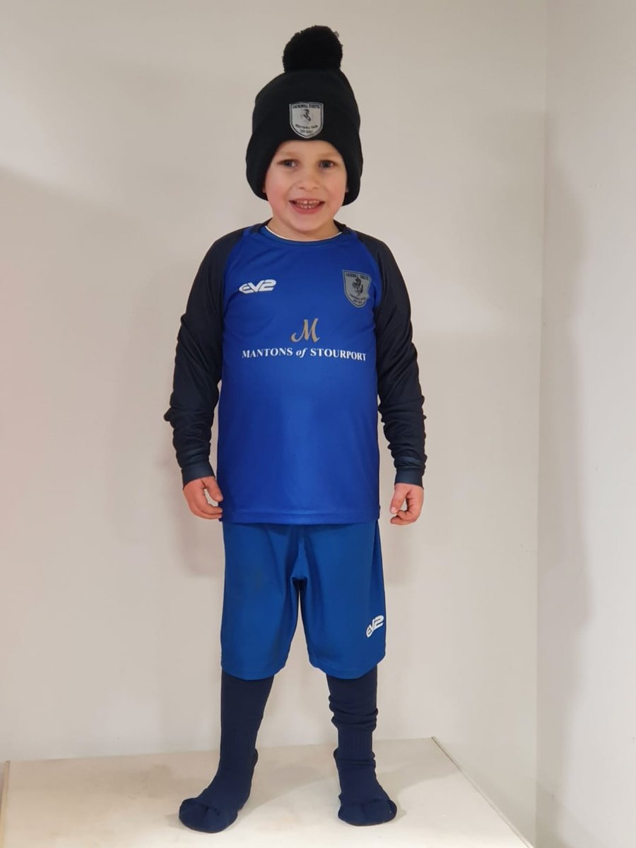 Our mini kicker's training kits are sponsored by <a href="/MantonsJeweller/">Mantons of Stourport</a> is back in stock for all ages!
Contact the club for more details facebook.com/LCFC2017 #WorcestershireHour
