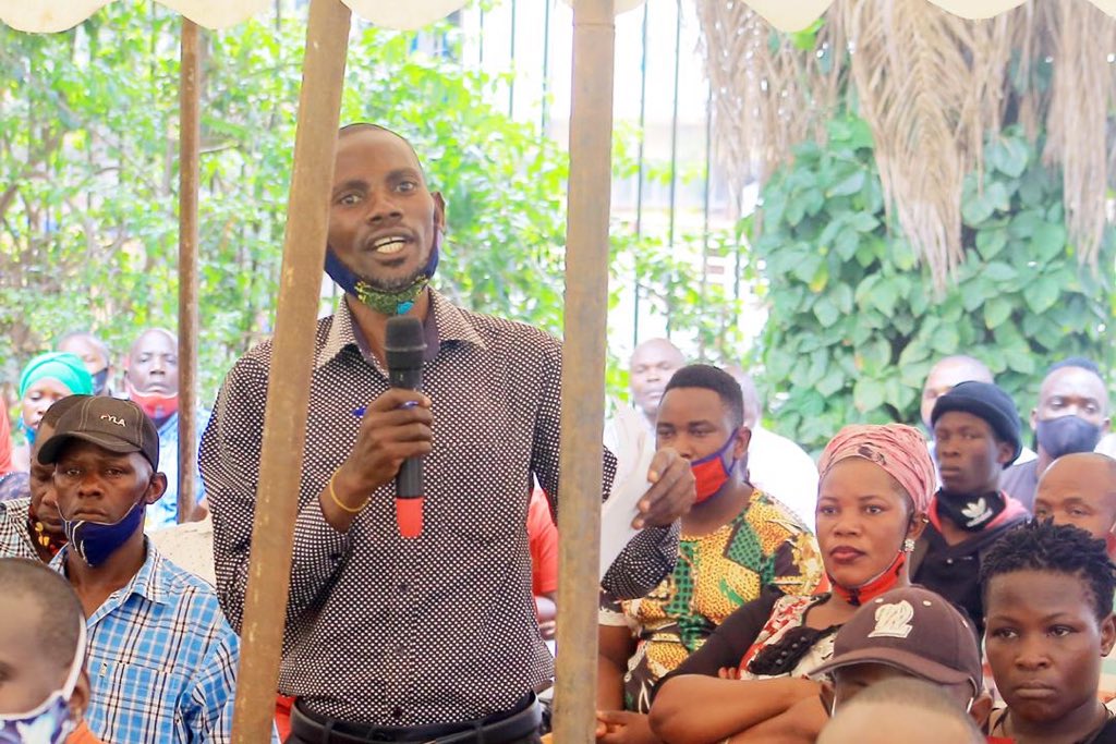 KevinEmmilie4's tweet photo. The government has put poverty-eradication measures, its the role of the leaders to educate Ugandans on these measures.

@KyeyuneKasolo &amp; @BettyAmongiMP with a team from @mscuganda drive to talk to market Vendors in Wandegeya, Bugolobi and Usafi today 

#Emyooga #TugobeObwavu https://t.co/Wep7zbhGPP