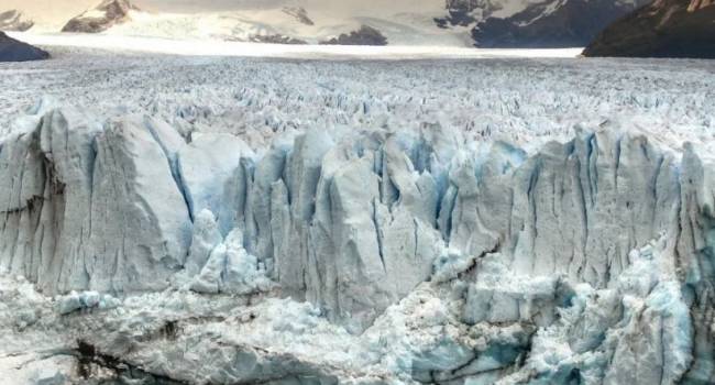 Вечная мерзлота в северной америке. Таяние ледников в арктике. Таяние ледника арктика. В австралии нет многолетней мерзлоты и ледников. Ледники и вечная мерзлота.