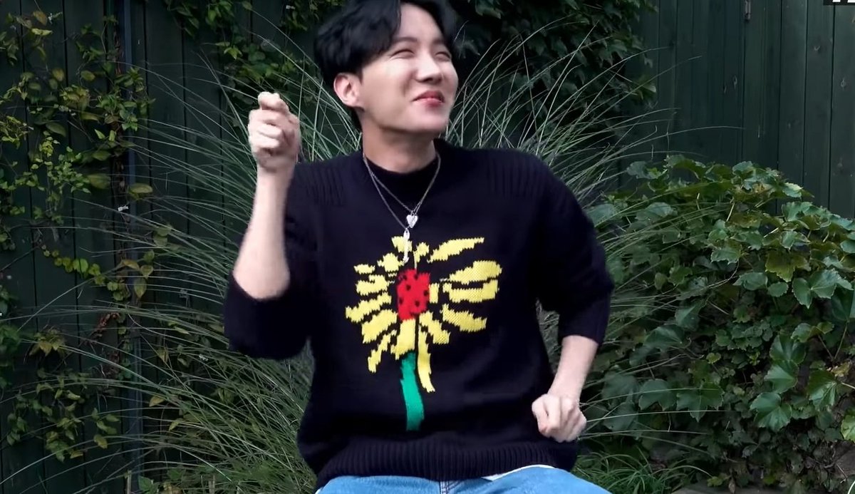 7-Second Interview #JHOPE https://t.co/kv5DFiWfEZ