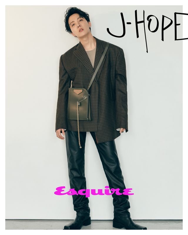 #JhopeArticles 🐿📰
@esquire Interview
The Members of BTS Explain Which of Their Songs Defines Them
j-hope: It’s ‘Mic Drop.’ Maybe because I‘ve been dancing street style since I was young, I always like the hip hop style of performance.
#Jhope #제이홉
+ https://t.co/1DWigXu6pj