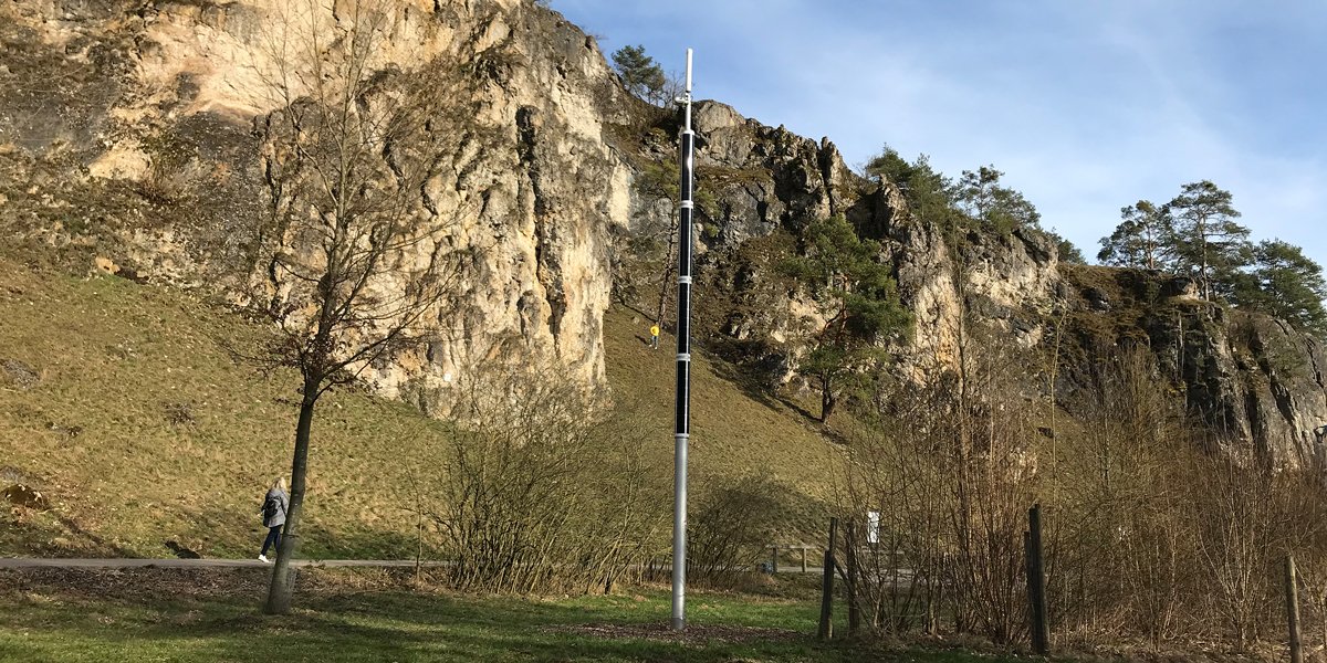 FlexSolSolar's tweet photo. This #Soluxio Connect communication solar pole is installed in Germany. 

The Soluxio is equipped with a 4G modem and a @ruckusnetworks access point.

The 8 meter column can be shipped in 2 parts of 4 meter. This makes shipment much cheaper. 

#solarwifi #solarconnectivity https://t.co/eFGQYBKQ9L