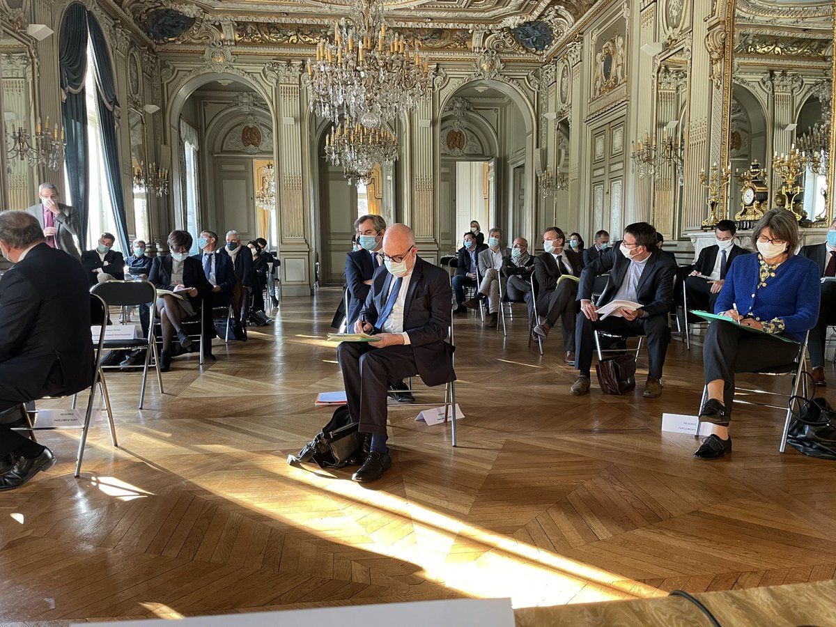 CFMedef24's tweet photo. Réunion très intéressante sur attractivité du territoire autour @Prefet24 @dep_cubertafon @ChassaingPh @DelponMichelEM @Jacqlinedubois @germinalpeiro @cddordogne @c_cathus @NvelleAquitaine et Club 100 des plus grandes entreprises du département du @medefperigord https://t.co/SzNIZaiWQC