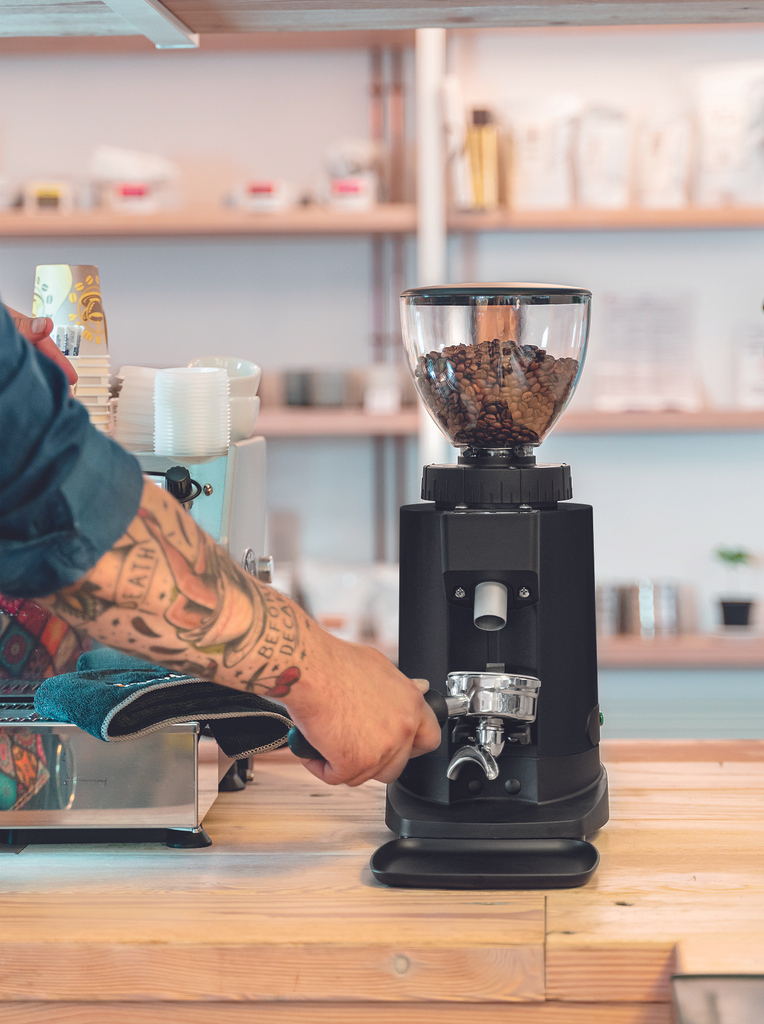 Small and compact, but still capable of making a fantastic cup of coffee 💥

The Ceado E5P works like a full-size coffee grinder but only takes up a fraction of the space!

<a href="/CeadoVenezia/">Ceado</a> 

l8r.it/vAa4

#baristadaily #specialtycoffee #caffeinefix #coffeeculture