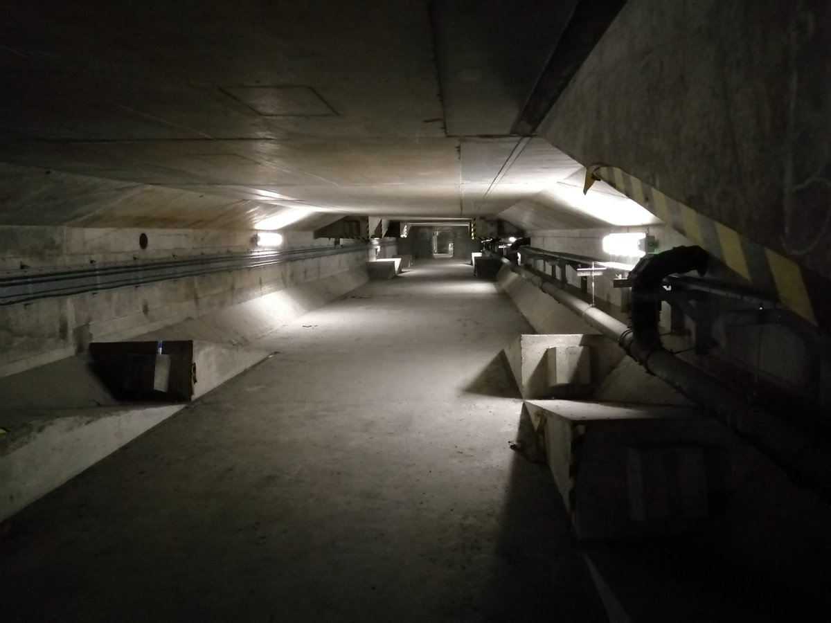 oncewassven's tweet image. I get to see bits of bridges that not many people do thanks to my job - here's the inside of Blaydon Bridge on the A1 in Newcastle. Looks like it should be a techno club in Berlin.