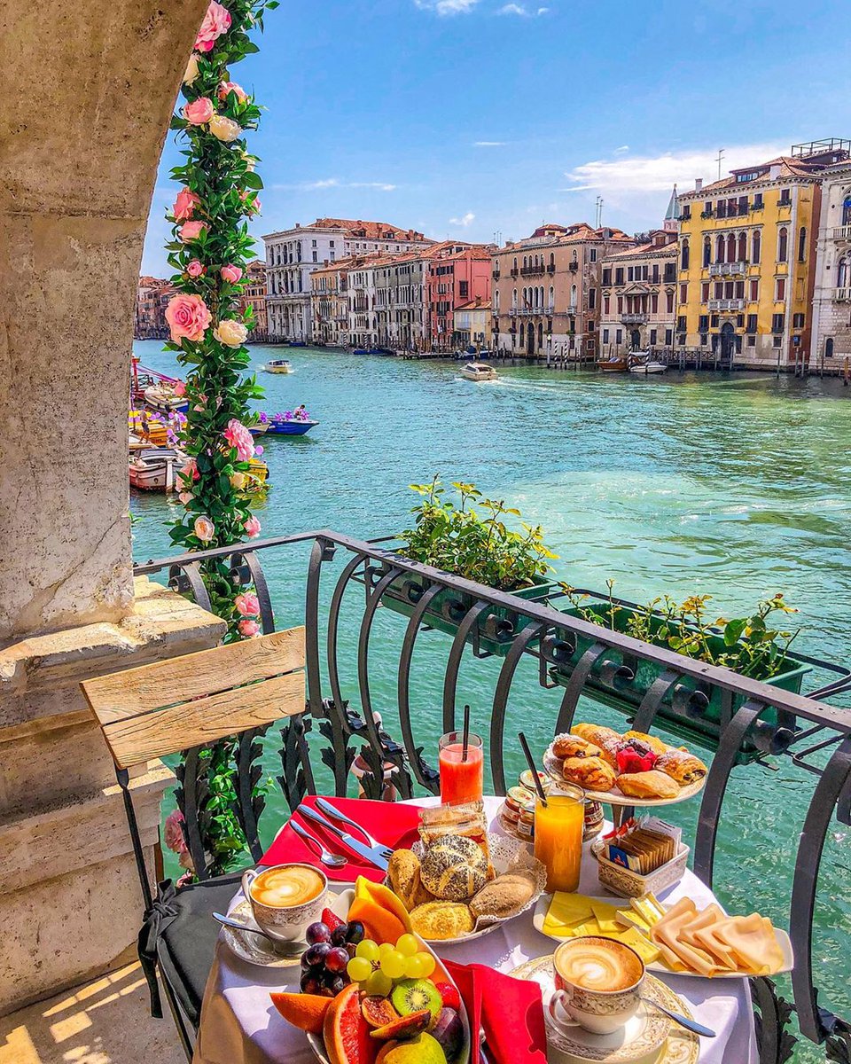 Just have lunch in #Venice, #Italy 🇮🇹
Who want's to join me?