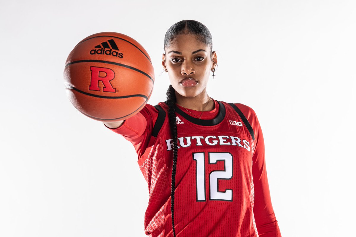 nakiaj_hooplife's tweet photo. My baby has her 1st college game today @11 on the BTN plus. Been waiting for this moment. Get to it @SakimaWalker https://t.co/VdLTXZxgyk