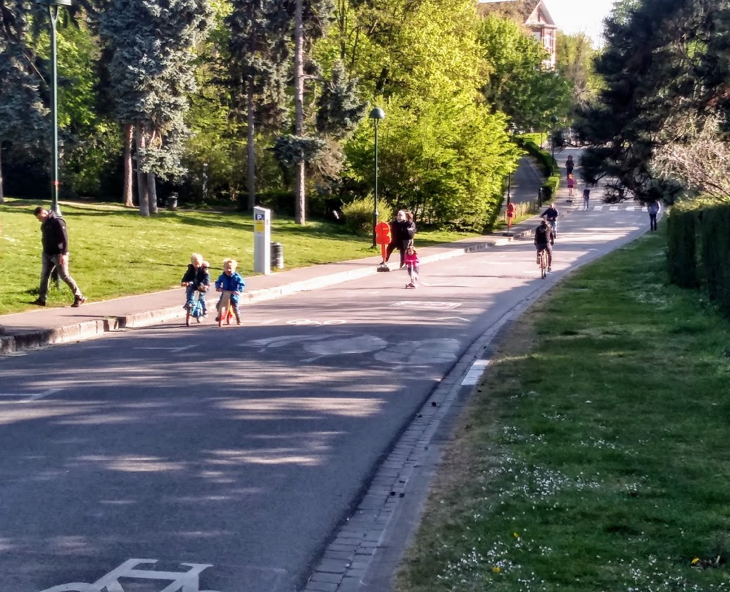 We launched an open letter to keep parc Josaphat car-free! Sign here (available in 3 languages, check your promotion/spam folder to verify your email) 👇 
openletter.earth/priorite-aux-e…