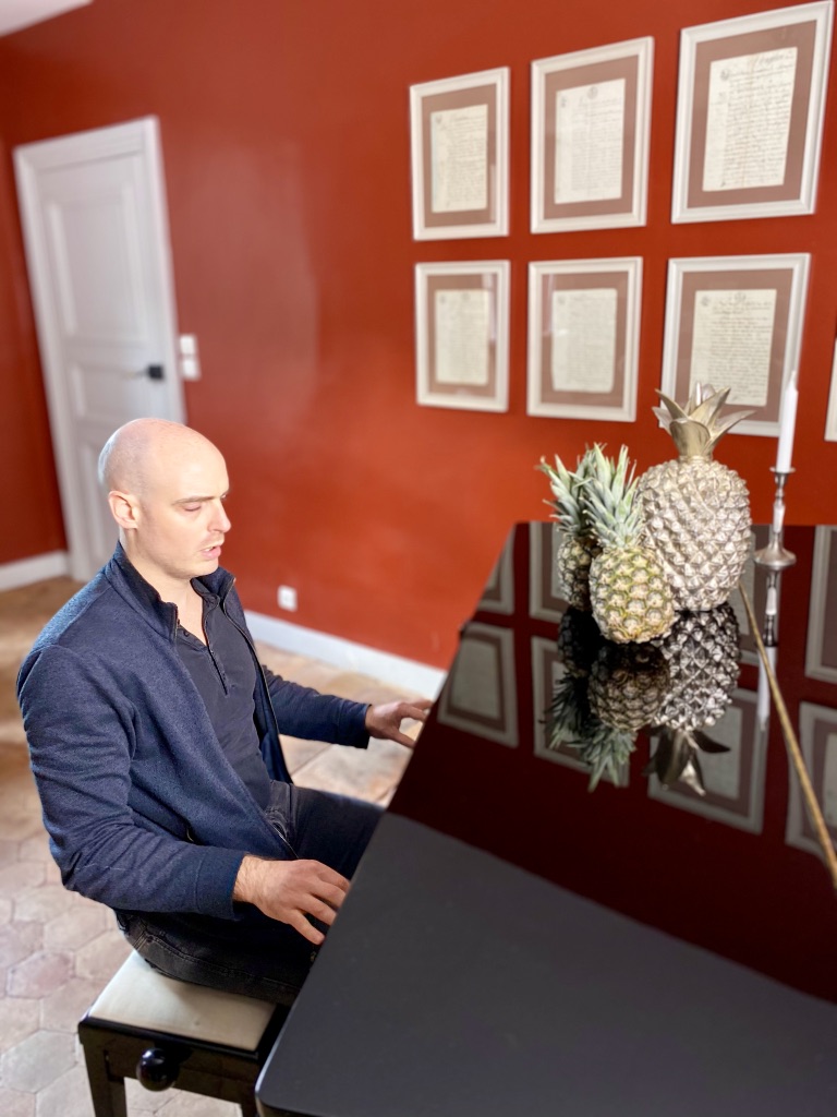 Plaisir n°2 : avec Popotte Duck, l'organisation vite fait(e) bien fait(e) en cuisine est tellement vrai... que tu peux prendre le temps de devenir le crooner* qui ne manque pas de piquant!!! 🎹 🍍(devenir crooner = 🎹 en commentaire)...
#moinsdeblabla #plusdemusique #popotteduck