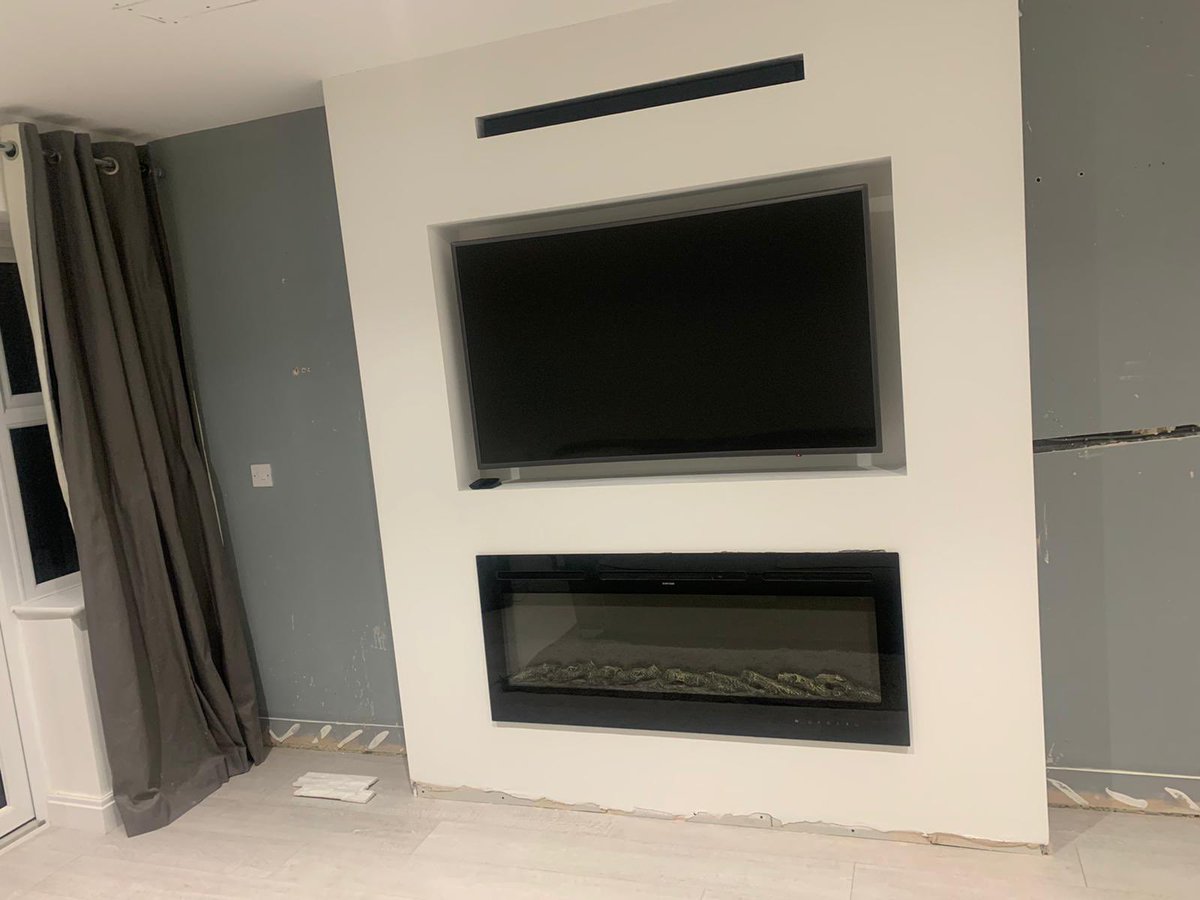 JoshPoulsonn's tweet photo. Fuck it I’m doing it again 😂 not only can I spice your bathroom or kitchen up but il can spice your living room up aswell https://t.co/TPmcpeISIN