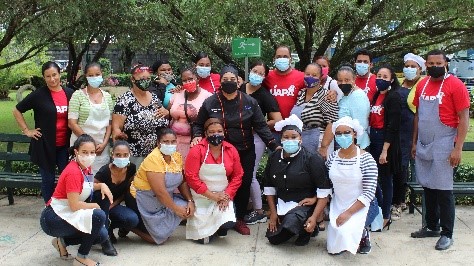 Global_Nature_F's tweet photo. Workshop: Fusion of Meatball Flavors 💪🍝🇩🇴
Our project in the Lower Yuna National Park seeks to #strengthen the role of #women in the family economy.
Organised by #CEBSE, #UniversidadAbiertaParaAdultos (UAPA), supported by @BMZ_Bund, #TUICareFoundation
https://t.co/Y6eh8Y80w5 https://t.co/tSGB6Yo9go