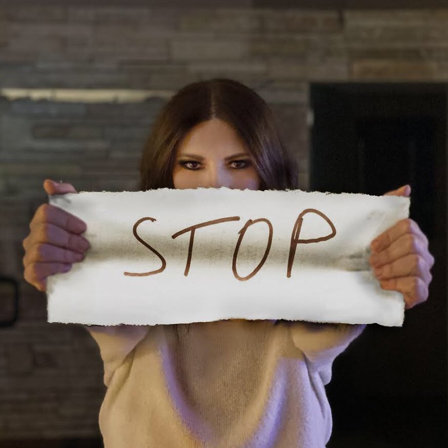 LauraPausini's tweet photo. Nessuna donna al mondo merita di provare paura e sapere che durante il lockdown (proprio oggi altri 2 casi in Italia) il numero di donne vittime di violenza sia aumentato fa ancora più rabbia. Diciamo STOP alla violenza sulle donne! Fatevi sentire forte! #stopviolenzasulledonne https://t.co/Vz2yoz1Ivg