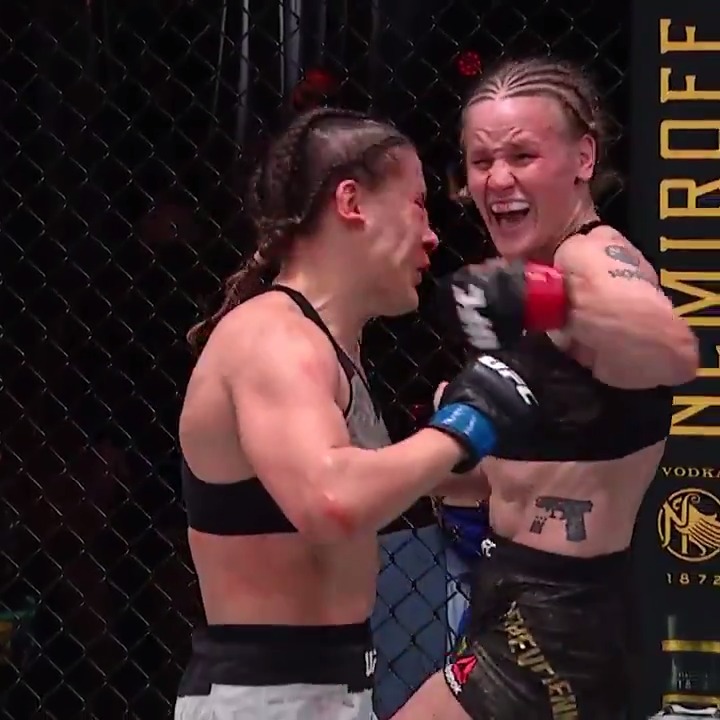 Who else loves the super-slow Fight Motion camera!? Relive the epic #UFC255!
📺 Watch in full on @UFCFightPass now! https://t.co/DzRzdAuy1K