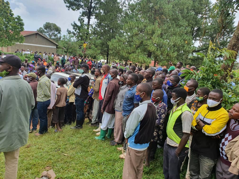 mugishamuntu's tweet photo. While we know we are on the right side of both the law and reason, we have chosen not to endanger the lives of our supporters or general public by escalating the situation. Not a single life should be lost or blood being shed on account of our campaign.
#CountryBeforeSelf https://t.co/fN7TnQpnC9
