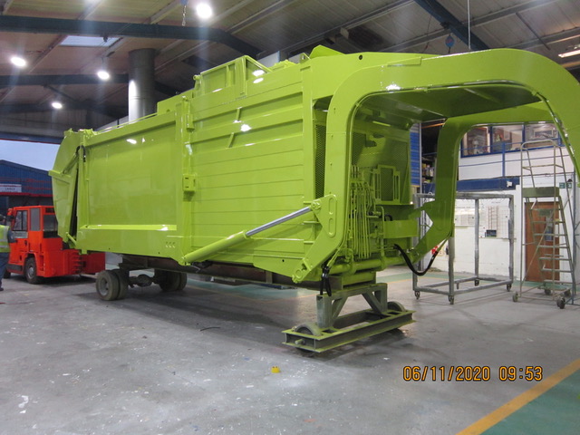 Here at Ellgia we are continuing to invest in new equipment. This is the build of one of our new Front End Loaders designed for significant volumes of waste and offers considerable advantages over Rear End Loaders.
#recycle #inovation #wastemanagement