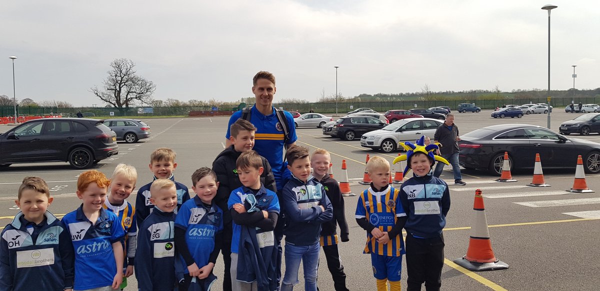 Astra_DC's tweet photo. Astra Sponsored Saha Comets @SAHAFCofficial invited in to @shrewsweb after winning the Futsal Award, back when fans were allowed in.  Looking forward to the return of fans and grassroots @FootballGrf #fans #grassrootsfootball https://t.co/BtyA7PzEli
