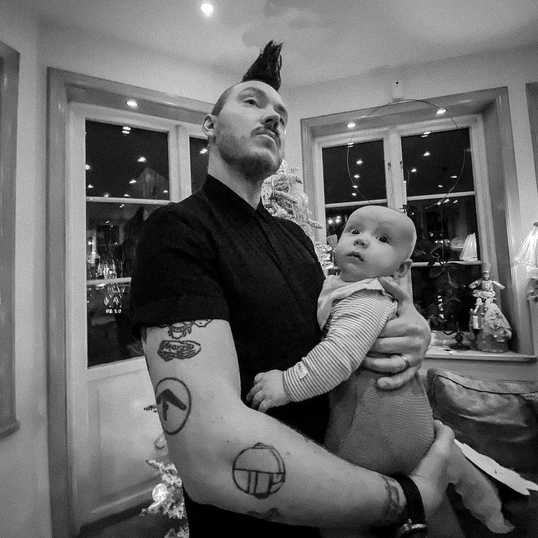 🐓🐥

<a href="/mohawkandthekid/">Mohawk & The Kid</a>