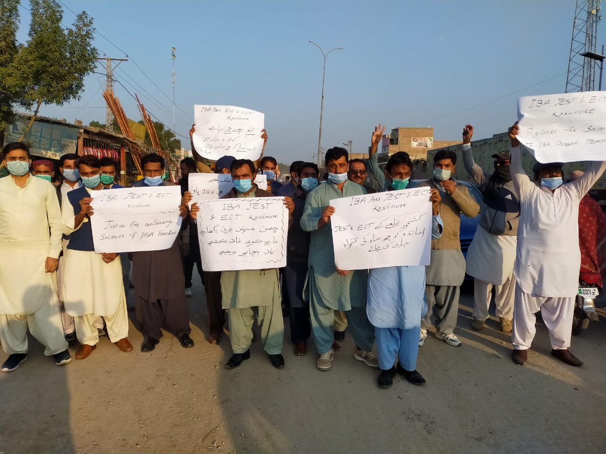 issues_sindh's tweet photo. 180 junior elementary school teachers of kashmore are protesting for salaries .
#Jests2018
 @BBhuttoZardari @MuradAliShahPPP @SaeedGhani1 @Sangrisaeed @khalidkoree @BalochNaurang @HamidMirPAK @IrshadBhatti336 @iqrarulhassan @Areeshay_soomro @LashariMukhtiar @LiaquatMirani1 https://t.co/UiF7TWvD9u
