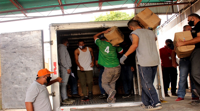 VTVcanal8's tweet image. Más de tres mil familias reciben combos CLAP en Altagracia de la Montaña y Tácata de Miranda

#PorSiempreChávezYFidel

vtv.gob.ve/familias-combo…