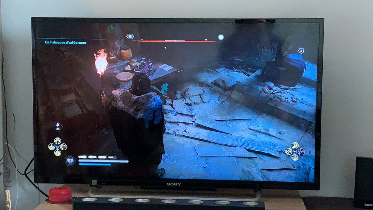 KhaliFa_Dam's tweet photo. @UbiSupportFR bonjour ! J’ai une quête buggée sur ACV ! « En l’absence d’ealdorman » je suis à l’étape où il faut trouver une preuve de la mort du père Hunwald or cet objet je l’avais déjà récupéré auparavant dans mon inventaire quand j’étais en exploration. Plz help ! https://t.co/2fGy6IMNo0