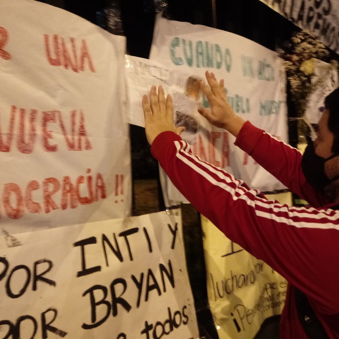 jfowks's tweet photo. El otro sitio de conmemoración de las víctimas de la policía, Inti Sotelo y Bryan Pintado, el altar en la esquina de Abancay y Colmena, también fue destruido esta madrugada. https://t.co/5mxOzMobrV
