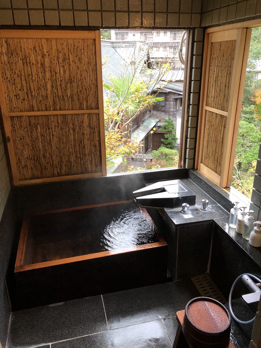minoblog123's tweet photo. 【登録有形文化財　落合楼】

貧乏旅から一変、
最高な旅館に泊まってきました😳

ホスピタリティ溢れる接客
歴史の重みを感じる建物
季節を感じる料理
「ととのう」を知るサウナ

全てを満喫してきました🔥

特にサウナは最高でした

こんな最高な世界もあるんですね😁😁😁

#落合楼
#伊豆 https://t.co/gOkZkNa1gb