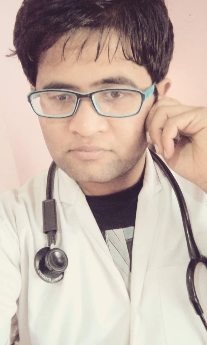 ShankulDwivedi's tweet photo. He served &amp; fought vehemently in last few days of his life. His services in Medical College Sagar are example of selfless dedication of junior doctors in this fight against COVID. We demand State funerals with full guard of honour to Dr Shubham @ChouhanShivraj @ https://t.co/GKJHsDqY8u