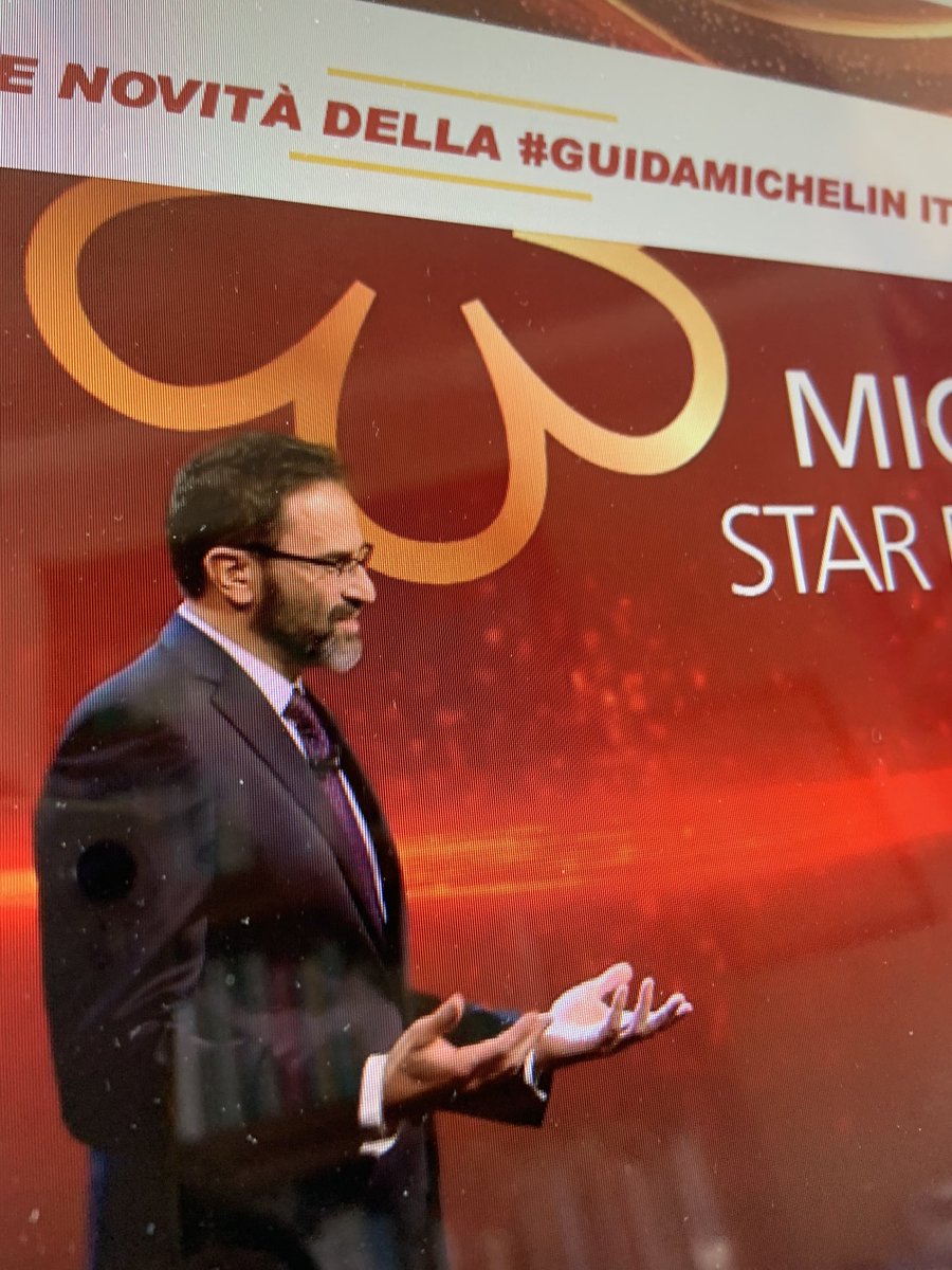i numeri della nuova guida <a href="/Michelin/">Michelin</a> 2021 #Italia con 
371 #chefs stellati:
11      ⭐️ ⭐️ ⭐️
37     ⭐️ ⭐️ 
323  ⭐️ 
dalle 14:00 di oggi #guidamichelin è scaricabile online.

#italiancuisine #ristoranti #italy #MICHELINSTAR21