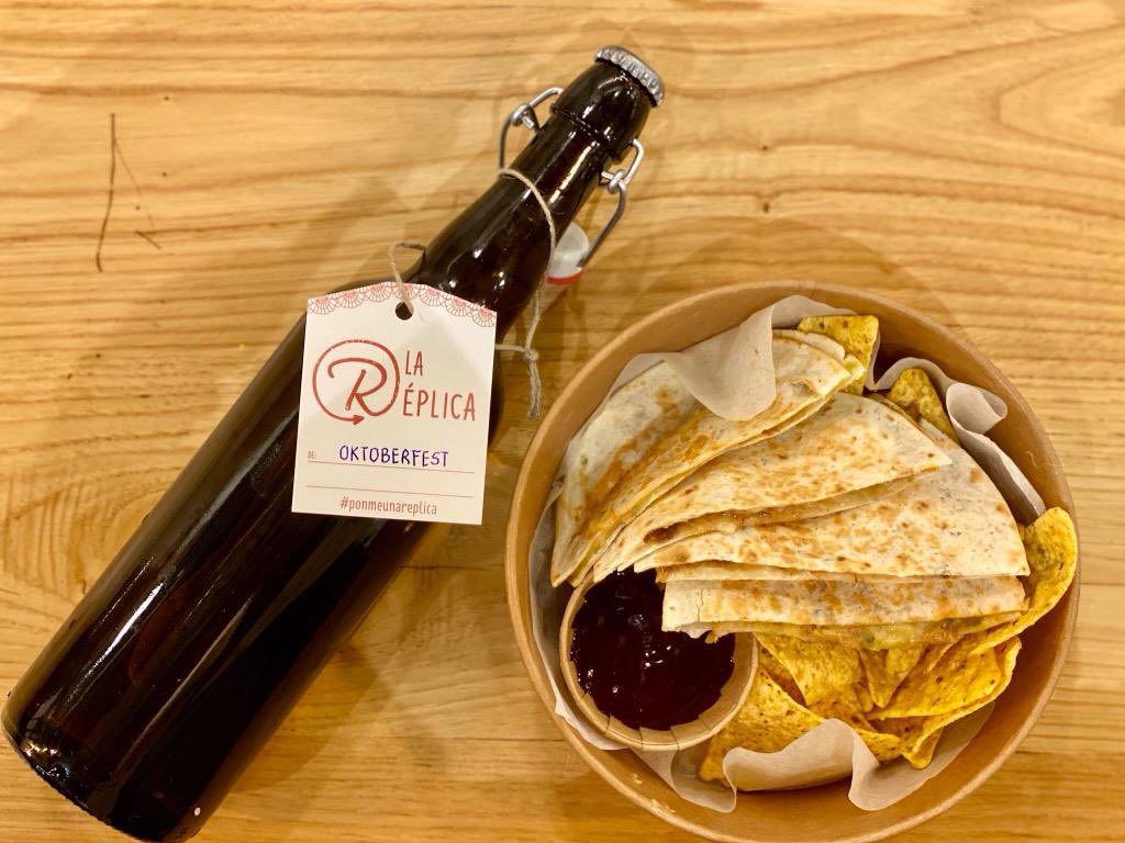 Sin saber aún cuándo encenderán las luces esto es... ¡Quesadilla antes de Navidad!

#lucesVigo #Vigo #LaTitaRiveraVigo #baresdeVigo #quesadillas #LaRéplica #PonmeUnaRéplica #CosechadeGalicia #EstrellaGalicia