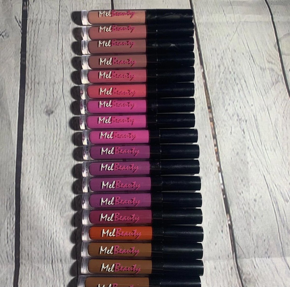 MelBeautyCo's tweet photo. Our liquid to matte lipsticks are 🔥🔥 Solid intense color pigments give our matte lippies its WOW factor! Available in 12 shades at
https://t.co/kougSNZibR
#BlackFriday #BlackOwnedBusiness #blackownedmakeupbusiness #shoplocal #buyblack https://t.co/WqGdbAGsmT