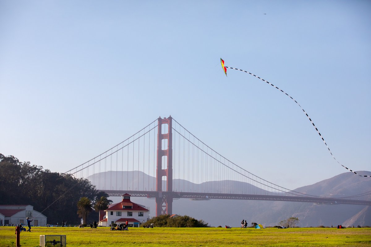The stunning natural beauty of the Presidio contrasts with the towering man-made wonders of San Francisco, and somehow makes both appear more beautiful. And it's all just a few steps from our front porch at the Inn at the Presidio. presidiolodging.com/inn-at-the-pre…

📷:Myleen Hollero