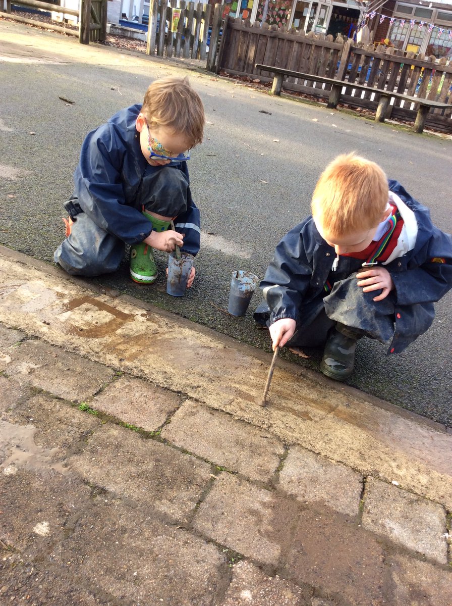 Little Acorns tweet media