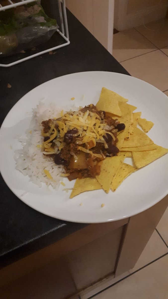 epicireland's tweet photo. The Youth Council had a great night together last night learning how to make chilli con carne ๐ซ
Special thanks to our guest chef Stephi for leading us in preparing this lovely meal ๐
#HatsOffToTheChef https://t.co/dosXl9feQJ