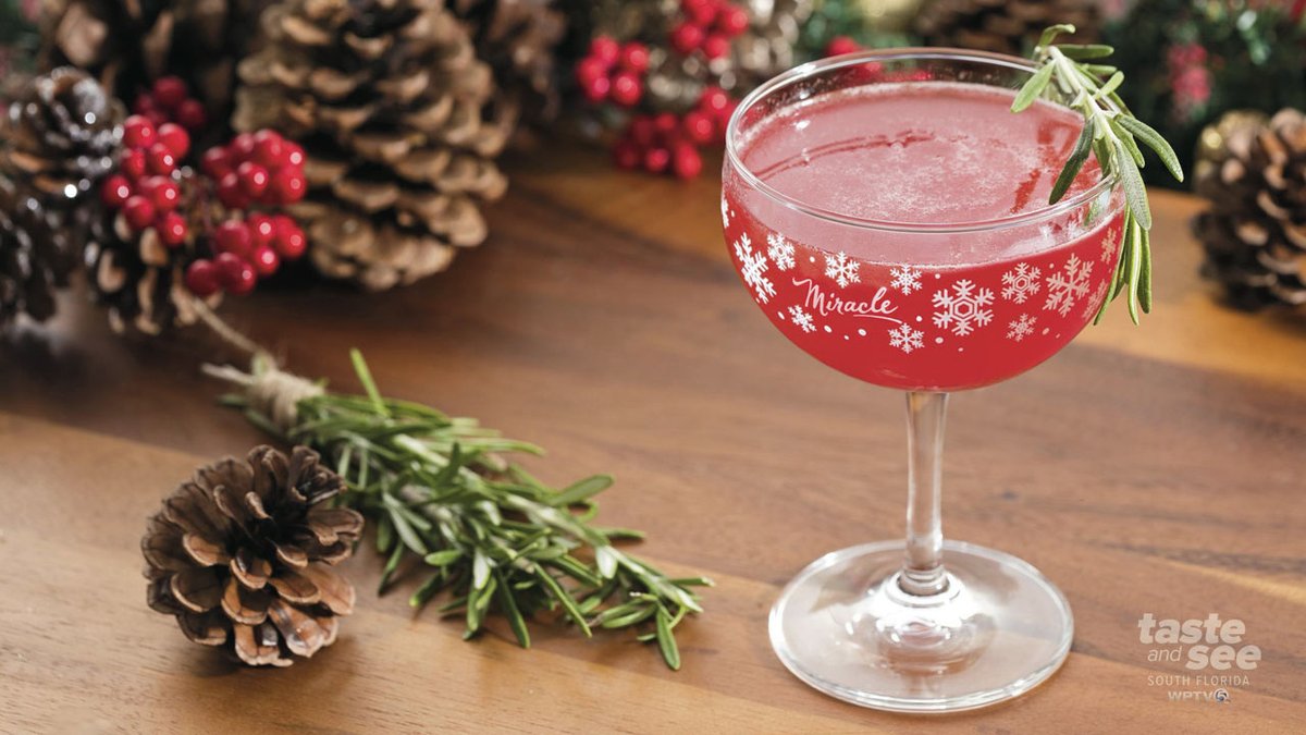 timallanwalker's tweet photo. π CHRISTMAS COCKTAILS! πΈ#5funThings to do this weekend includes a new Christmas pop-up bar.
https://t.co/iX1eqs6v7j
@WPTV https://t.co/duQHxN9QzP