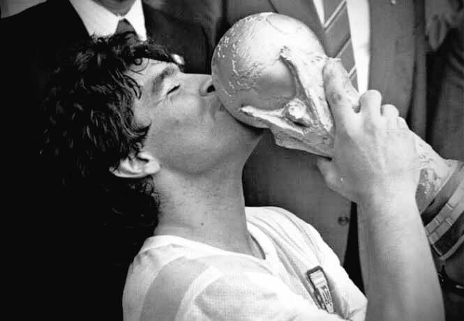 Huzur içinde uyu 🙏 #Maradona