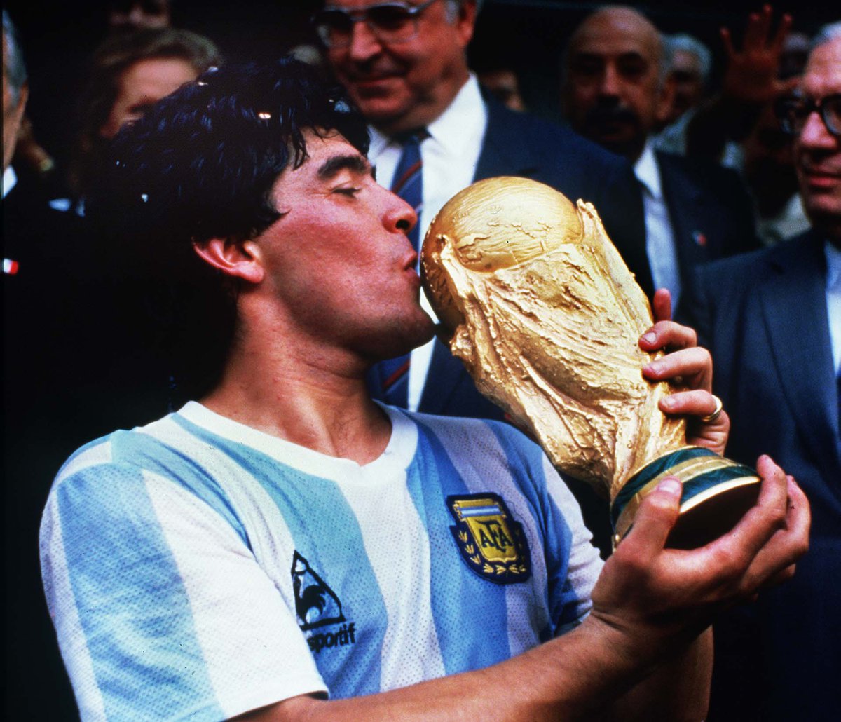 OneFootball's tweet photo. 👑 Rest in peace, Diego Maradona.

Your legacy will live on in the hearts of football fans. https://t.co/0kHXbdcp8i