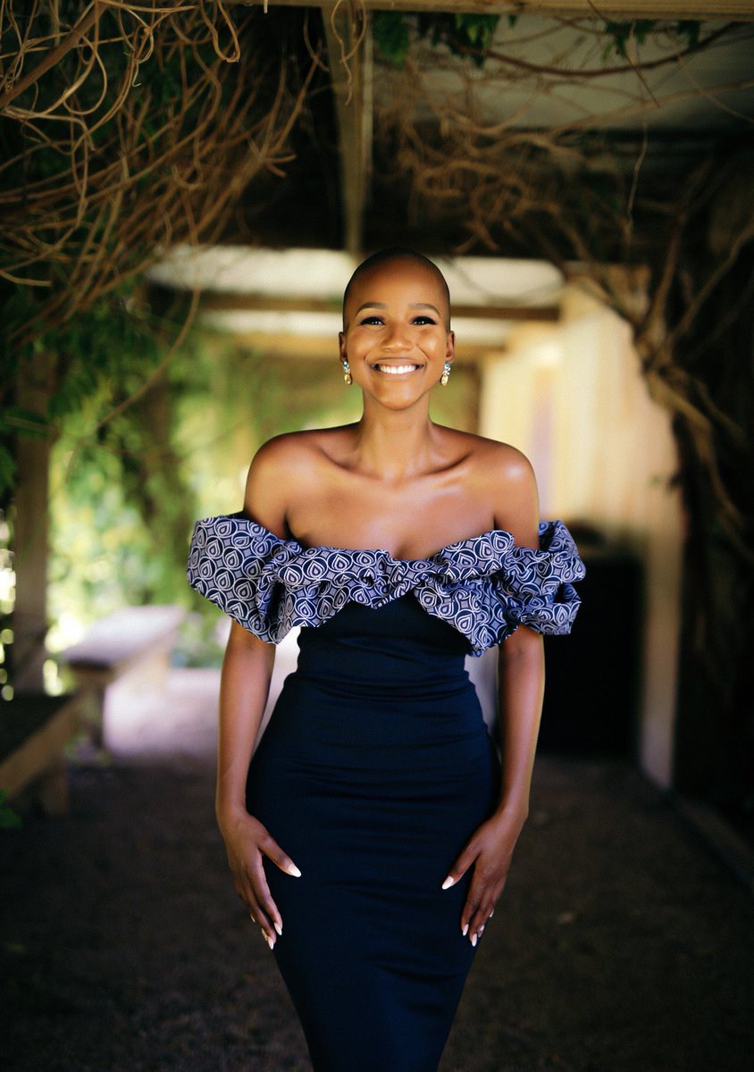 abigailmusida's tweet photo. smiley face today😁 
📸: @Cedric_Nzaka 🖤
👗: @Khosinkosi https://t.co/t6hHLug4fg