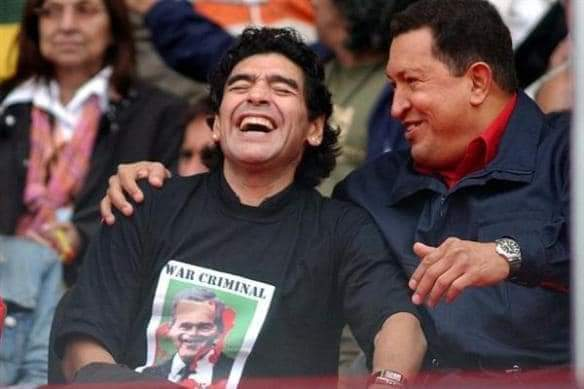 Lamentamos la partida física de Diego Armando Maradona.
Un gran amigo de Venezuela y de la Revolución Bolivariana, ícono del fútbol.
Gracias por tu amor y compromiso entrañable con nuestro pueblo.
Mucha tristeza y pesar por su partida. Vuela alto!!!
#PorSiempreChávezYFidel