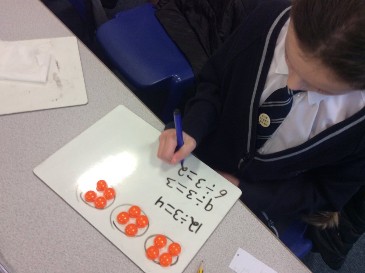 FPS_5_Ravenclaw's tweet image. Finding fractions #funfractions @mathsnoproblem