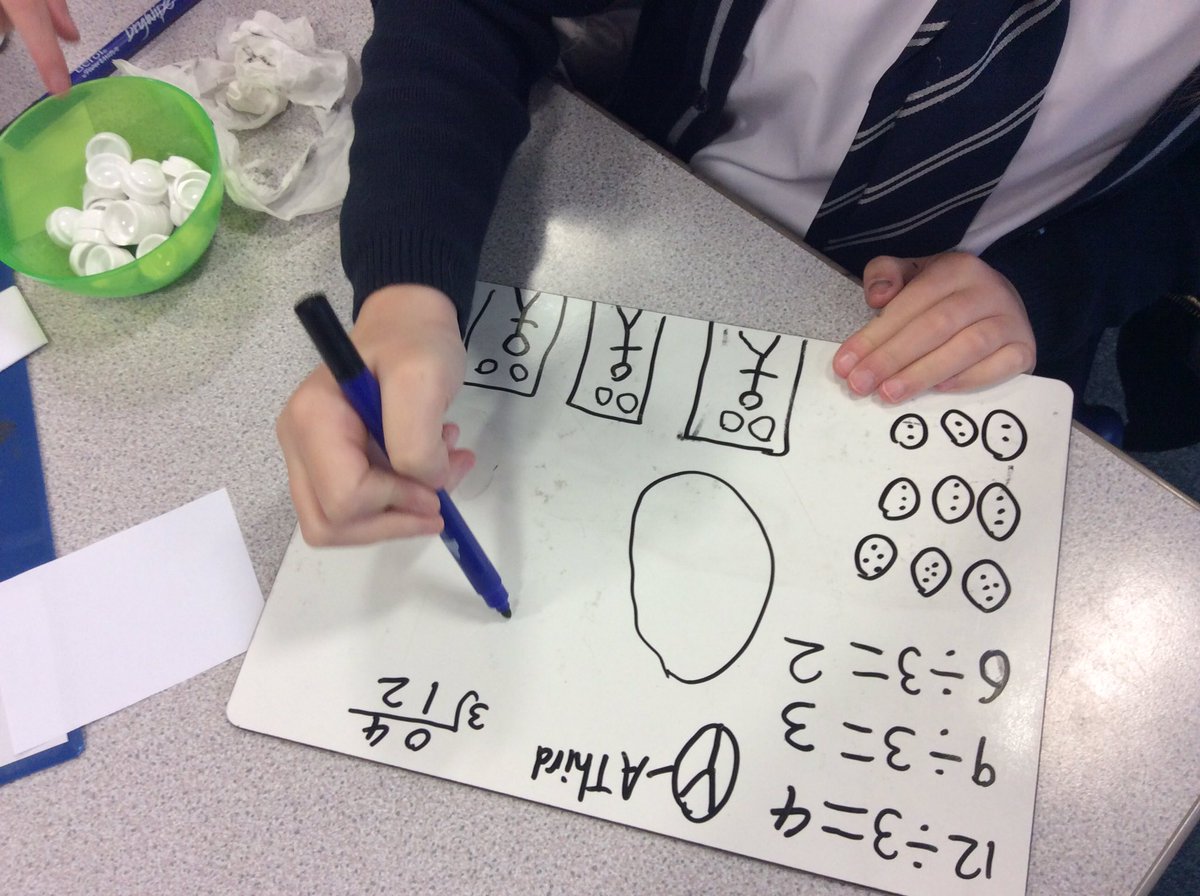 FPS_5_Ravenclaw's tweet image. Finding fractions #funfractions @mathsnoproblem