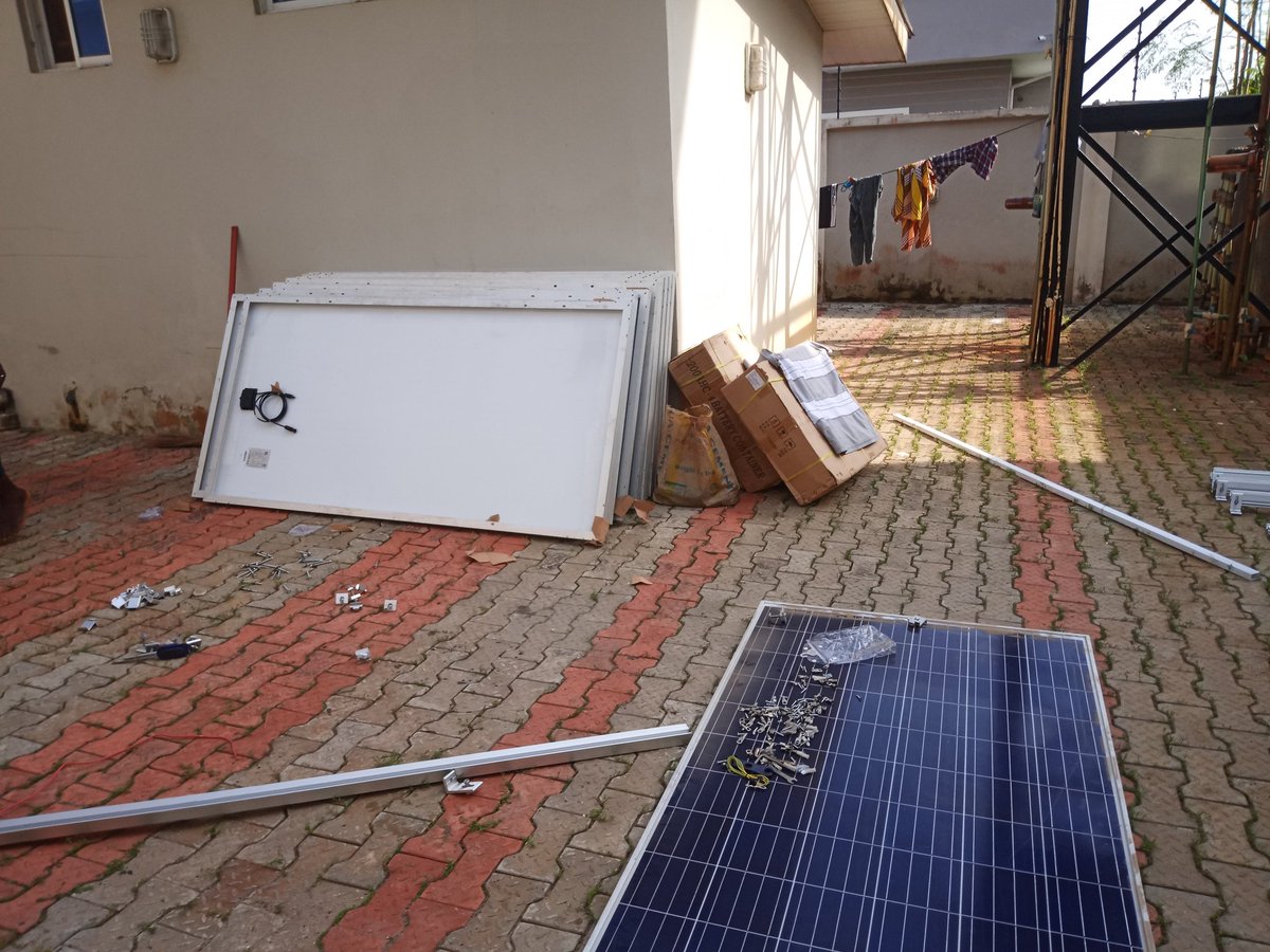 eclipsepowerng's tweet photo. 5kva high voltage ⚡SRNE hybrid inverter. 8-200Ah battery system of 48v and 320w of 16pcs solar panels. @eclipsepowerNg just concluded this efficient renewable energy system at Ajah, Lagos. 
Call; 08130079392, 08025035303
Abuja; 07010000307
#eclipsepowerNG #renewableenergy #Solar https://t.co/iIq6f2M5kt