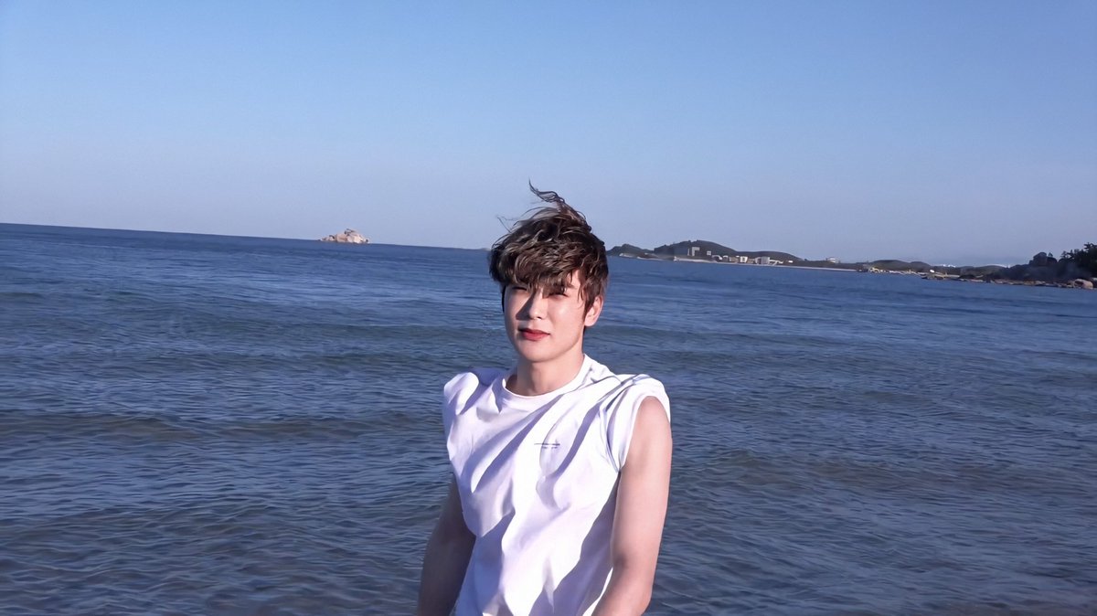Jaehyun daily pics tweet media