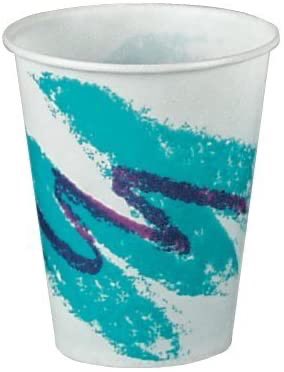BBCardJunkie's tweet photo. @tradercracks I guess they were going for some retro 90s look... like it looks like those old paper cups. But what were they thinking with that font? It’s so difficult to read. https://t.co/dURpZjOGL6