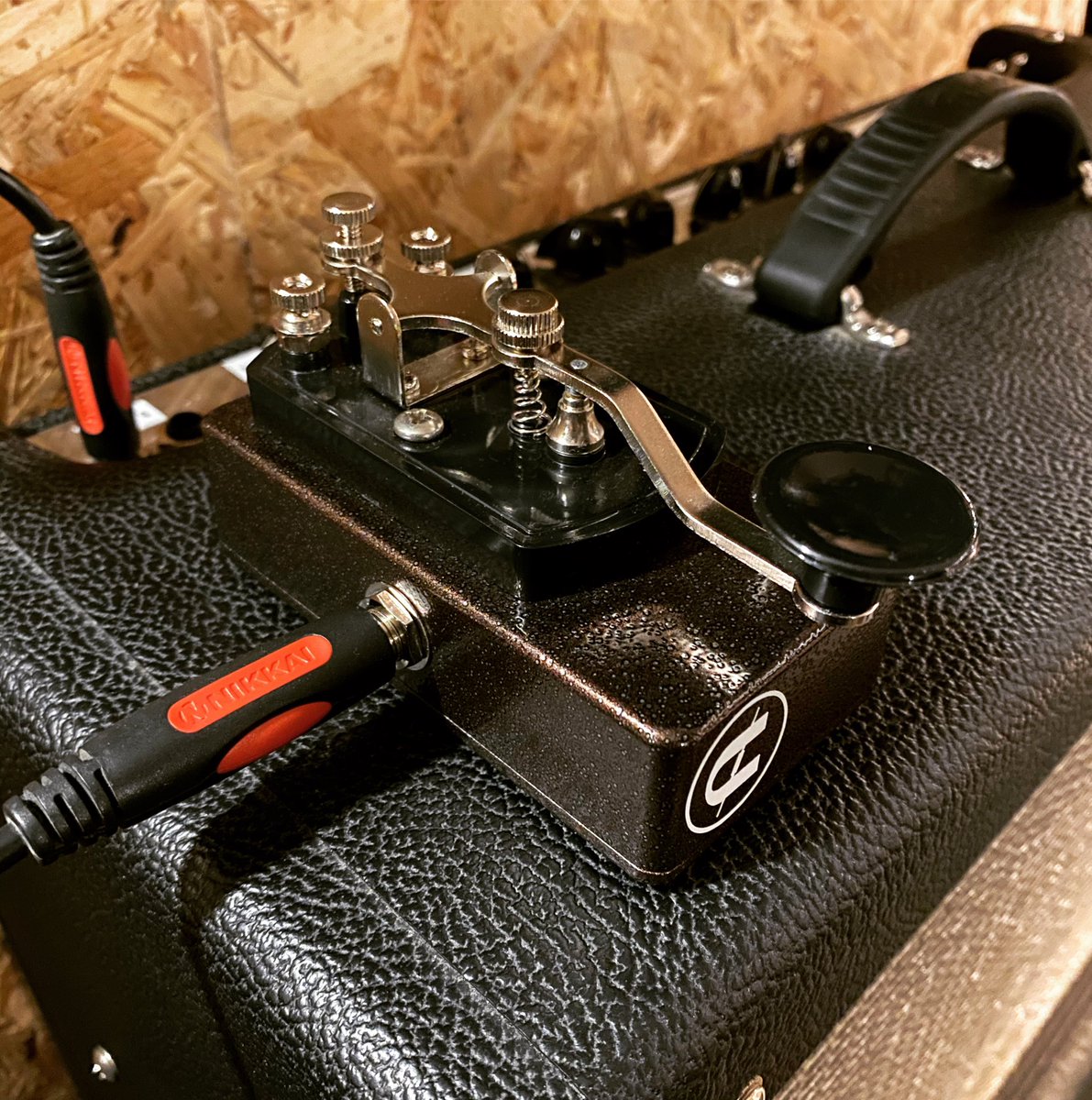 crosstownstudio's tweet photo. Loving this new @CopperSoundFX Telegraph Stutter, one of the stranger pedals we’ve picked up recently! Big thanks to @SuperSonicGear for helping us with this order!
.
.
.
#crosstownstudios #coppersound #coppersoundpedals #recording #studio #recordingstudio #killswitch https://t.co/t4WgMfPzN0