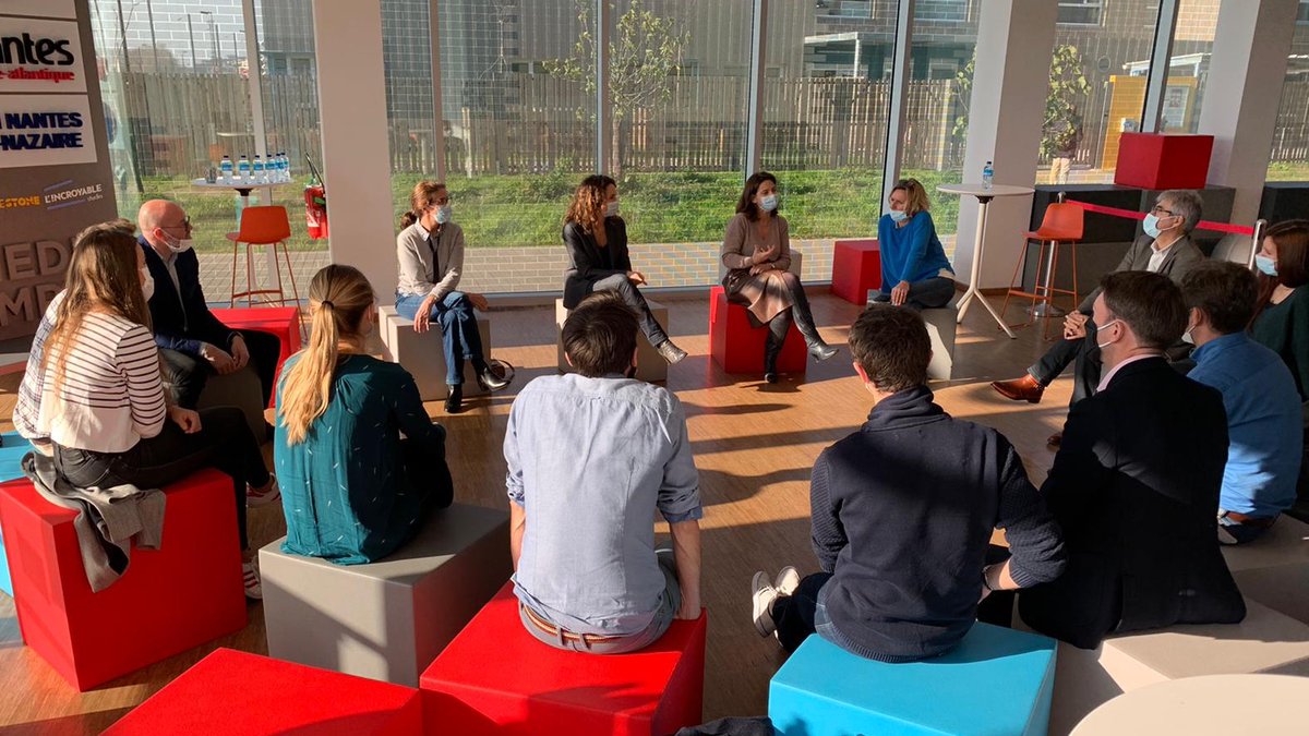 Ravie d'accueillir au #Mediacampus l'équipe <a href="/TF1/">TF1</a> <a href="/MSLacarrau/">Marie-Sophie Lacarrau</a> <a href="/CaroHenryOff/">Caroline Henry ☀️</a> <a href="/LaureBezault/">BEZAULT Laure</a> <a href="/Stevens_Caro/">Caroline Stevens</a> : une journée à la rencontre des équipes Internep #Nantes #Brest #Caen qui dès janvier travailleront avec <a href="/MSLacarrau/">Marie-Sophie Lacarrau</a> sur le #JT13h <a href="/TF1/">TF1</a> ! Bienvenue à eux !