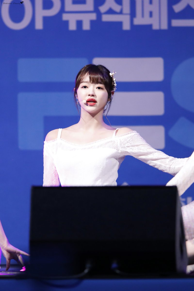 yooachyopa's tweet photo. 19.05.31코엑스 케이팝 뮤직 페스티벌 유아 
#OHMYGIRL #오마이걸 #YOOA #유아 
@WM_OHMYGIRL https://t.co/RoqzdmSMKK
