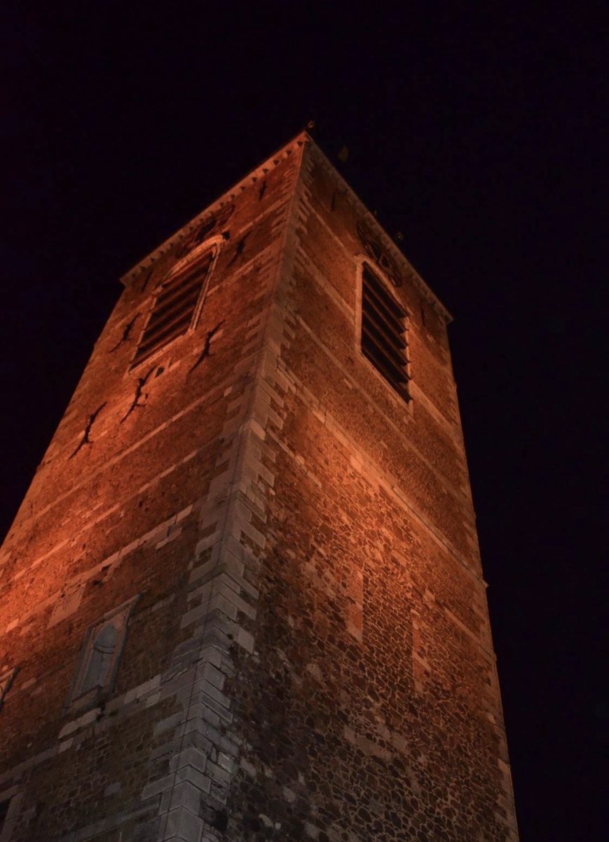 tourismethuin's tweet photo. Beffroi symbole de protection &amp; liberté 😌 A Thuin, le beffroi sera orange jusqu’au 30/11 en soutien aux actions contre la violence faite aux femmes 🌹👠 #violencesfaitesauxfemmes #ViolencesConjugales #êtreunefemmePASunsacdefrappe   #thuin #beffroi https://t.co/pFqWBIEQDY