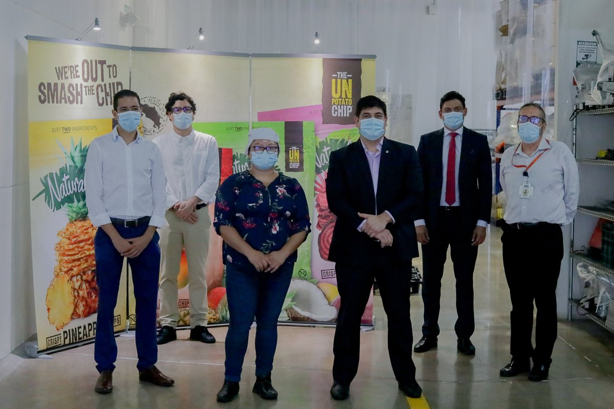 CarlosAlvQ's tweet photo. Visitamos Natural SINS, PYME fabricante de frutas y vegetales deshidratados. Forma parte del programa Alivio y recientemente comenzaron a exportar a Emiratos Árabes Unidos gracias al apoyo del programa durante la pandemia. @Procomer_CR @INAdeCostaRica https://t.co/dkUpFuY01S