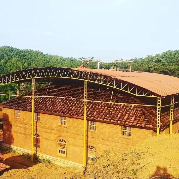 PRITHVIBHAT3's tweet photo. @anki_neerpaje @Nikhi97 @yuva_brigade @VgDaula9 @SharadaDiamond @girishalva @KaveriThiyagara @HinduDharma1 @tulsirames 2. # Bharathi Bhavana:
Sri Matha has offered a building which was proposed to be the dwelling place of Peethaadhipathi of Sri Ramachandrapura Matha. Renamed as 'Bharathi Bhavana', the grand structure will house the administrative block, library of the Vidyapeetha. https://t.co/Bdc7y52Dpz