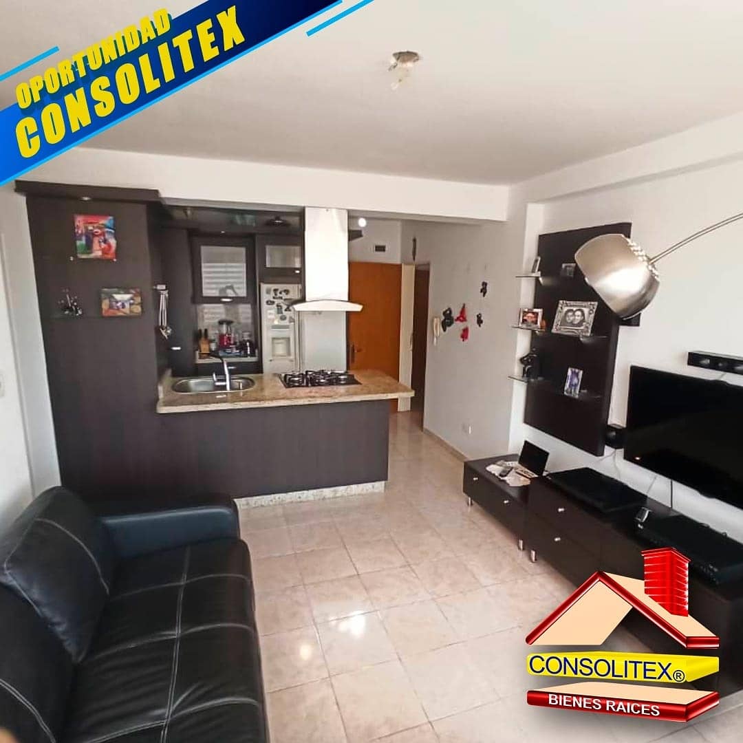 CONSOLITEX's tweet image. Cómodo apartamento ubicado en Urb.    El Rincón, Naguanagua. 
Posee planta eléctrica y pozo propio, además cocina empotrada equipada y 2 aires acondicionados. Más detalles al 0414-402.98.20